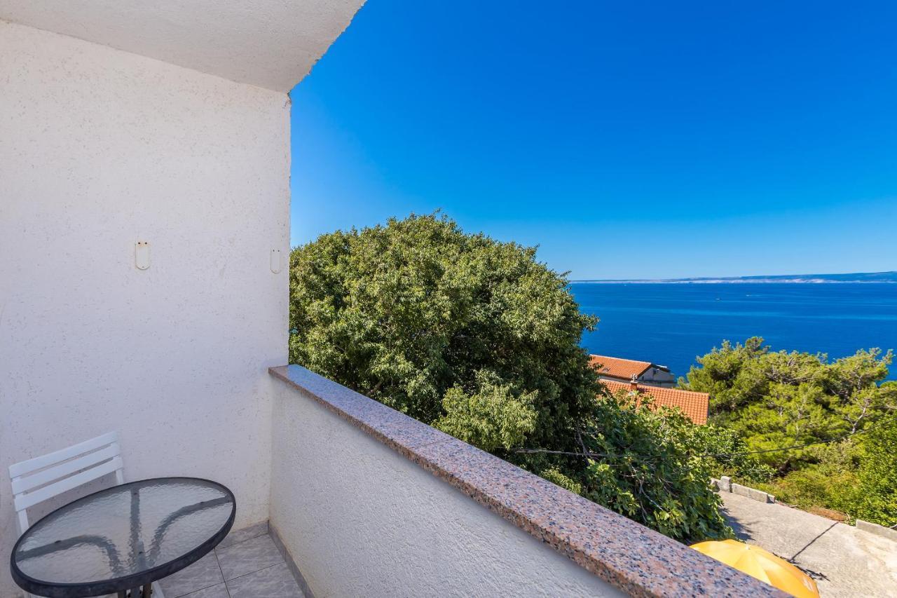 Private Accommodation Stara Baška Екстериор снимка