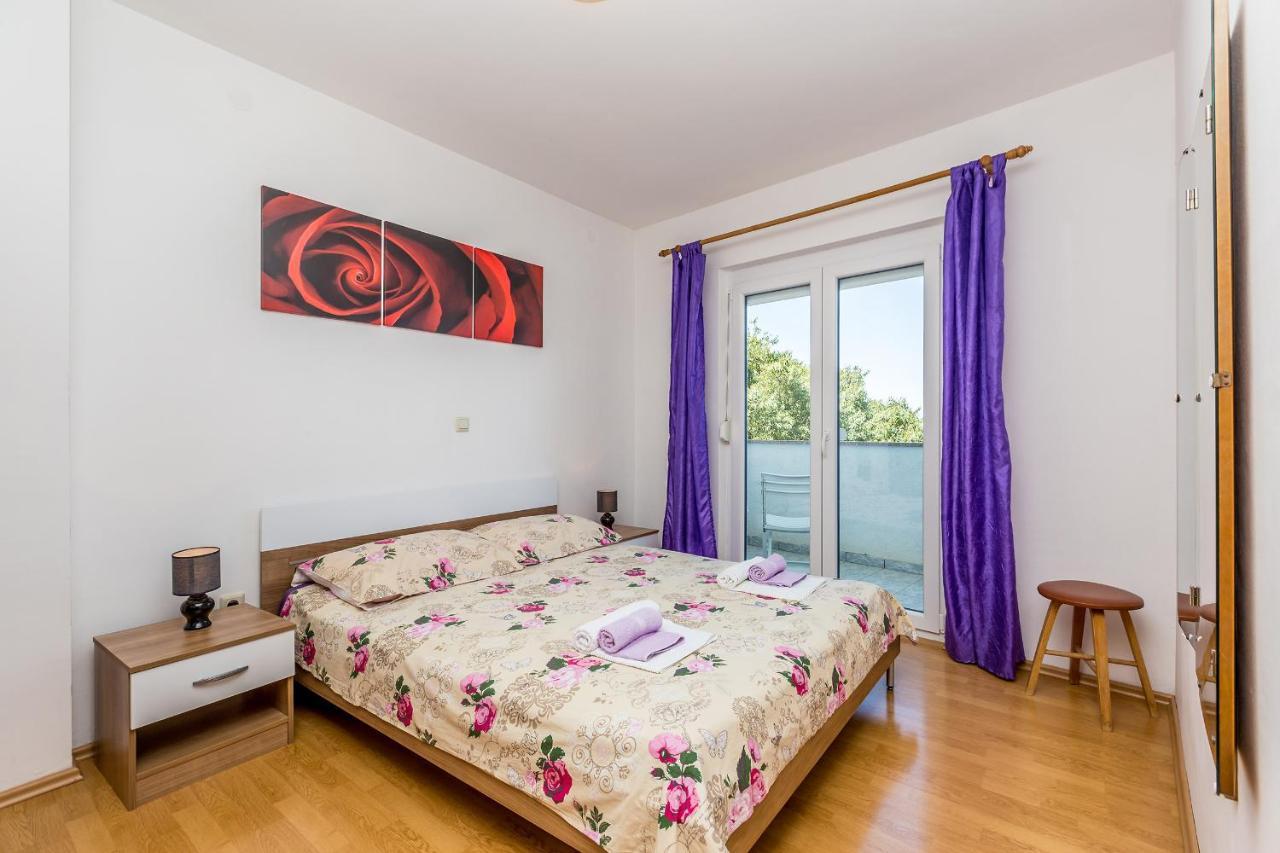 Private Accommodation Stara Baška Екстериор снимка