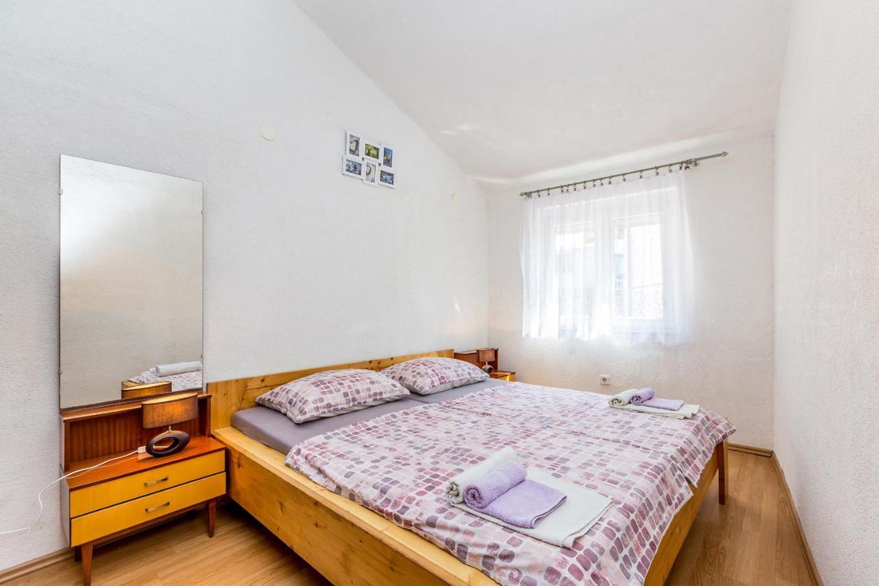 Private Accommodation Stara Baška Екстериор снимка