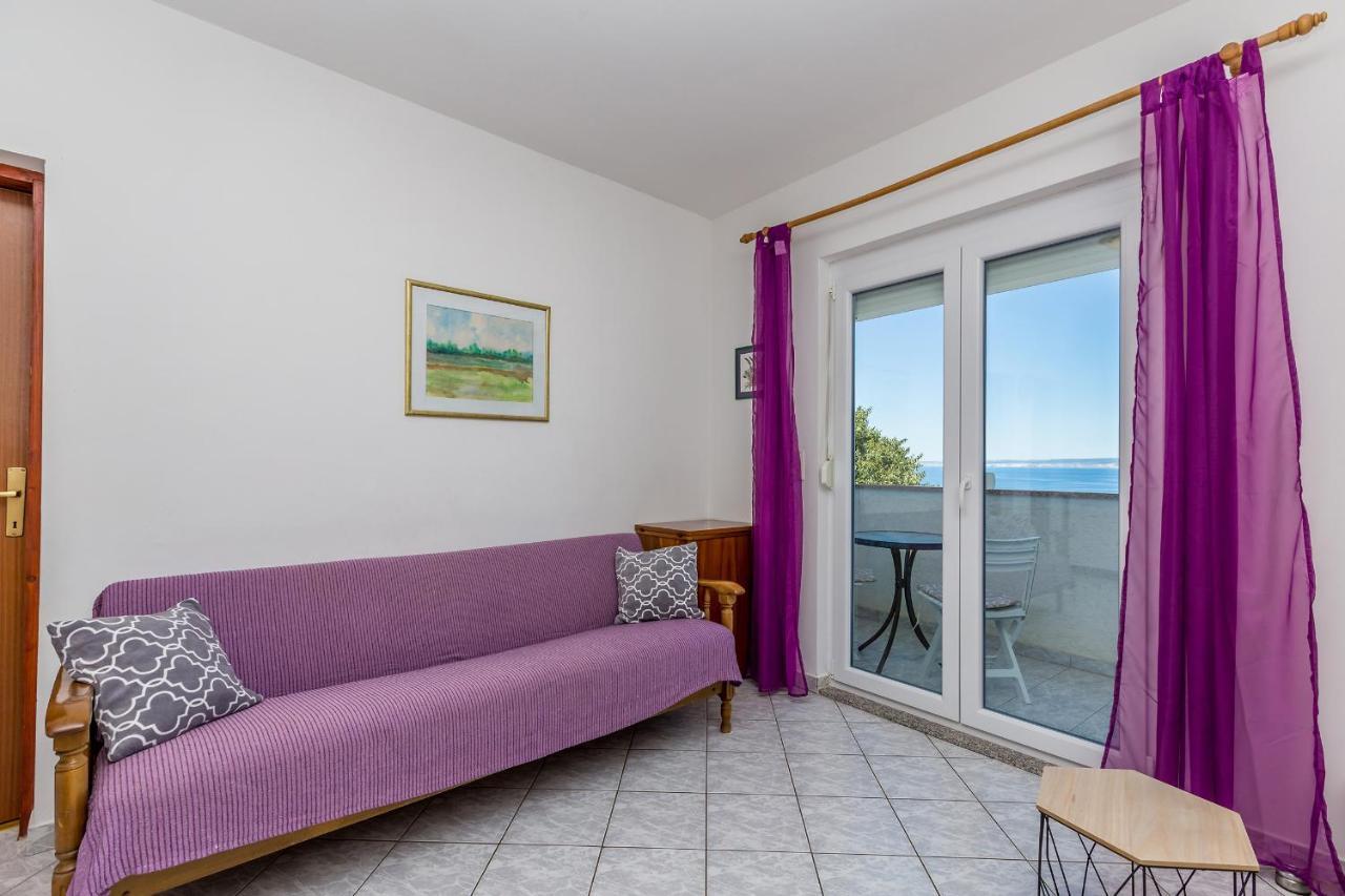 Private Accommodation Stara Baška Екстериор снимка